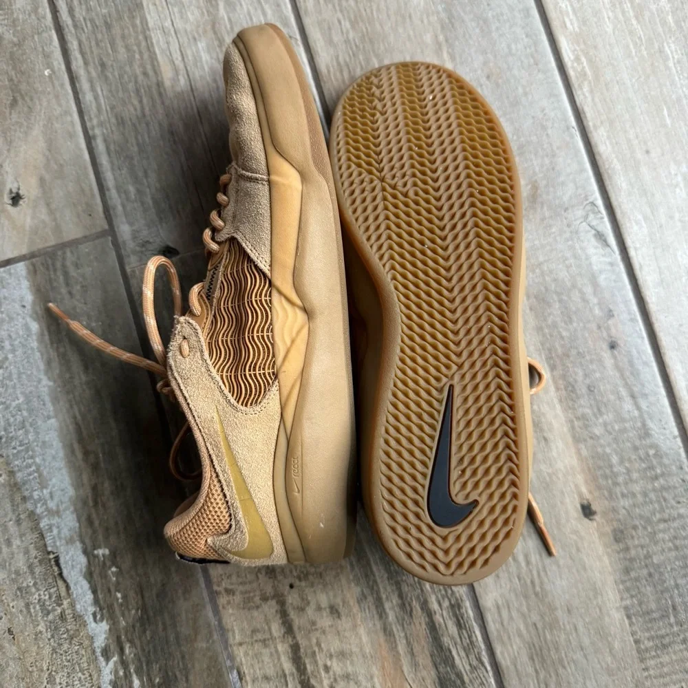 Nike Mens ISHOD Wair Wheat Skate Shoe 10.5